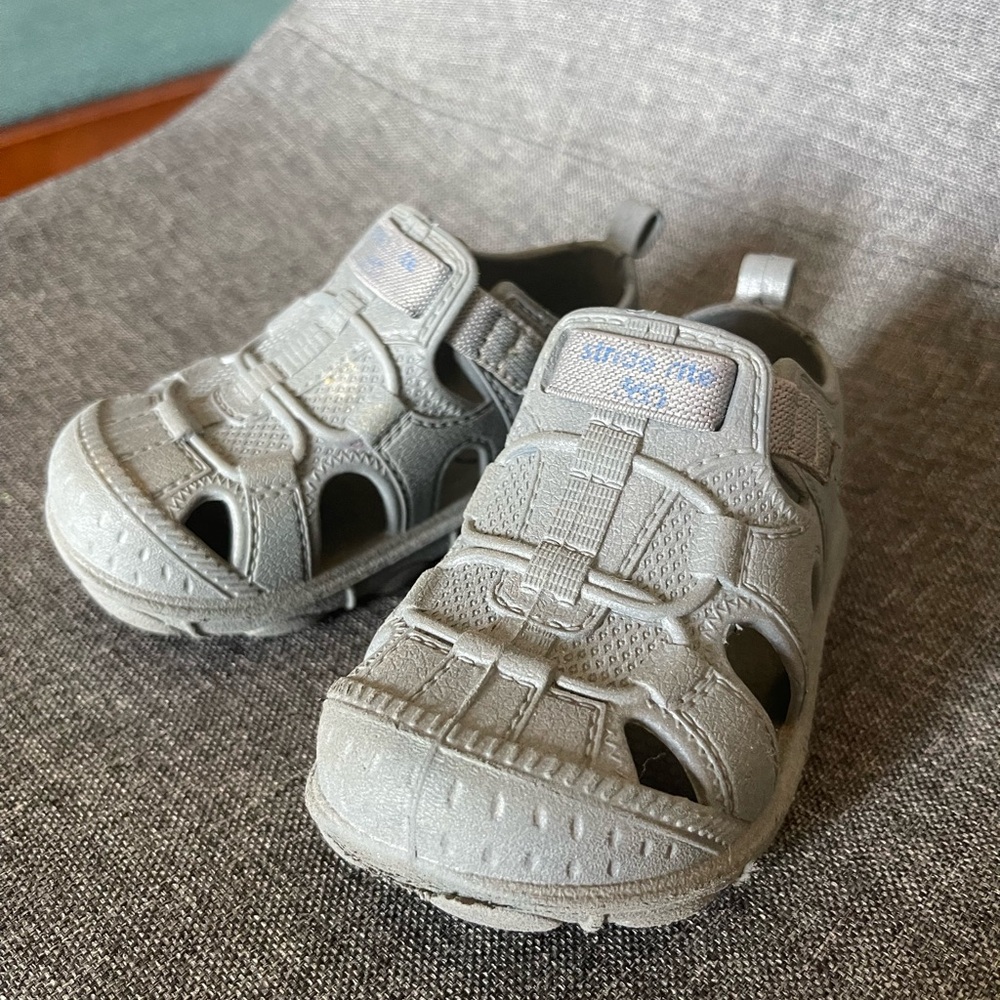 Boys/Toddler size 5 striderite sandal